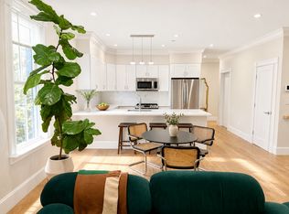 470 Green St #1, Cambridge, MA 02139