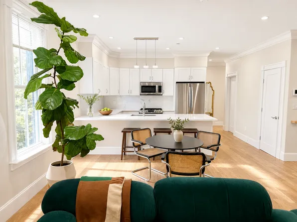 470 Green St, Cambridge, MA