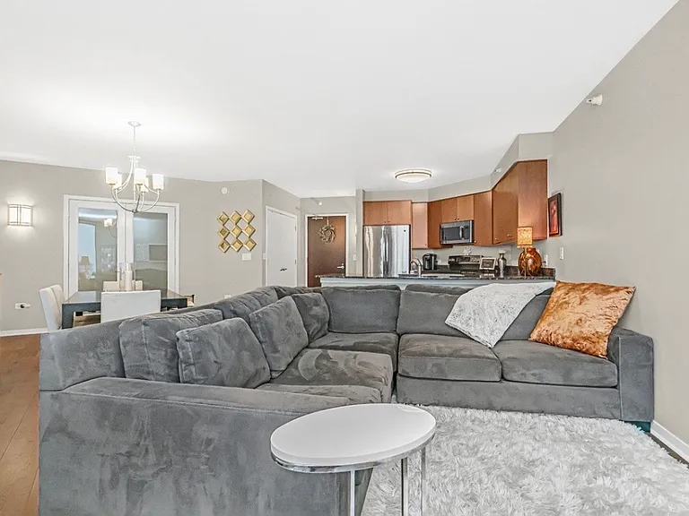 807 Davis St #1508 — Photo 5