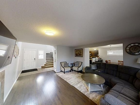 4th image of 8506 102a Ave