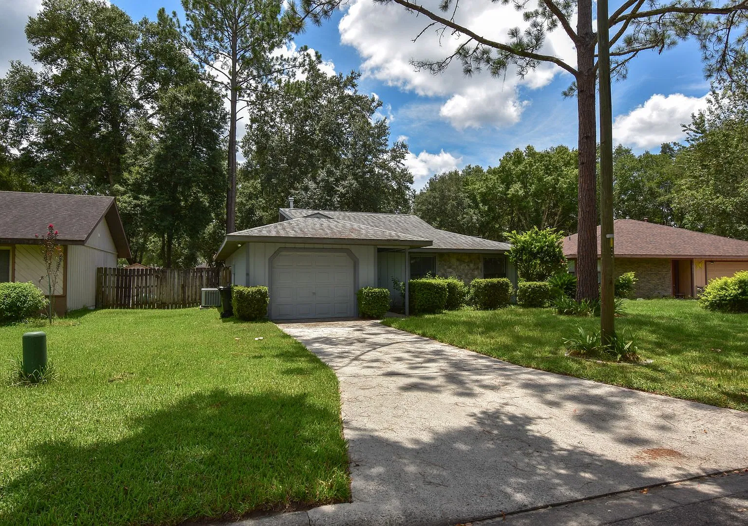 3737 NW 59th Place (Mile Run) — Photo 2