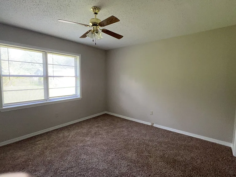 1416 Camelia Dr — Photo 5