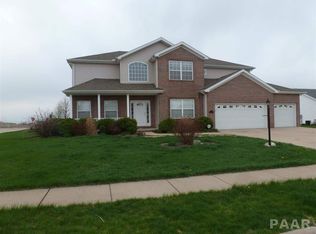 10 Newport Ct, Morton, IL 61550