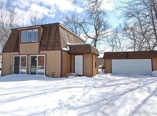 232 Slocum Lake Rd, Wauconda, IL 60084