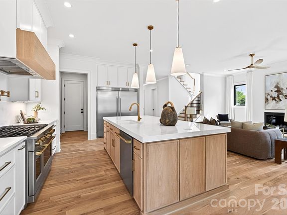 5th image of 709 Bertonley Ave