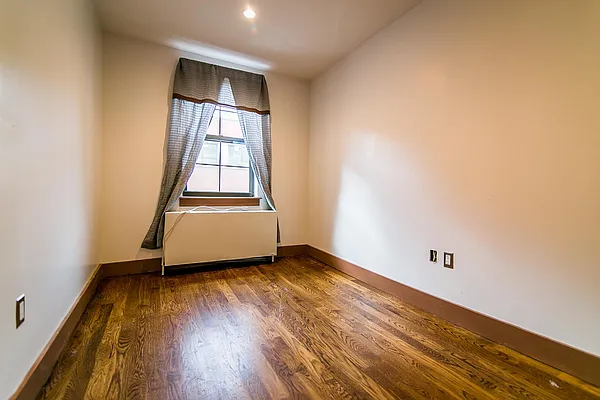 Rented by Nooklyn NYC LLC | media 62