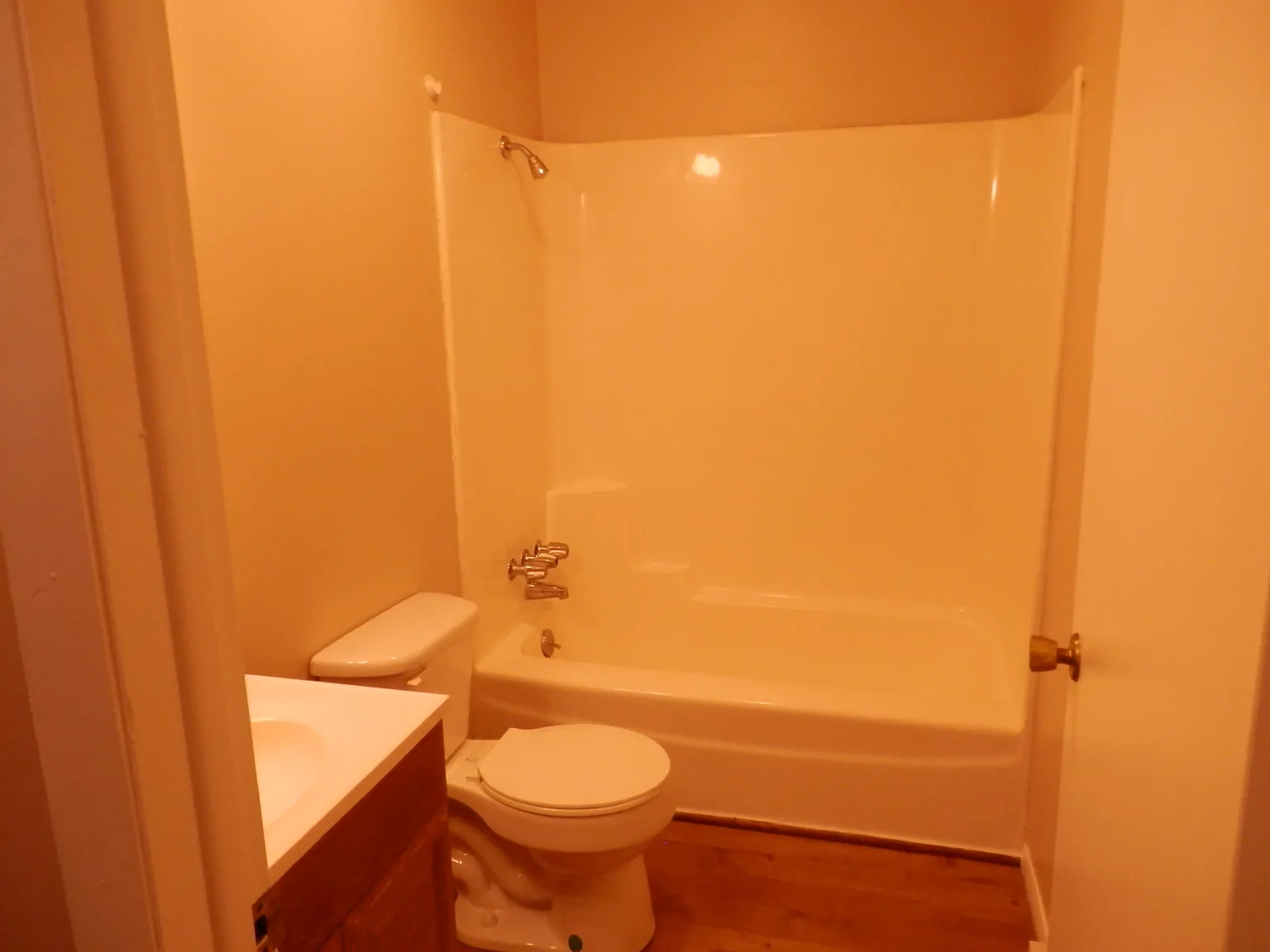 2 bed, 896 sqft, $900 — Photo 4