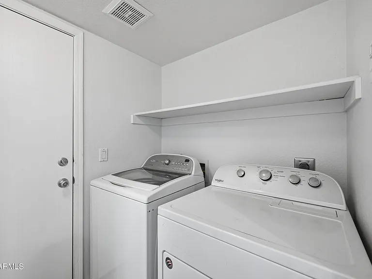 3906 E Kimberly Way — Photo 24