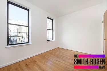 Rented by R New York