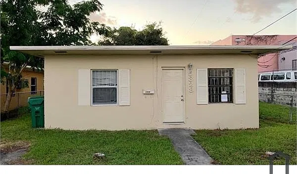 5328 NW 24th Ct