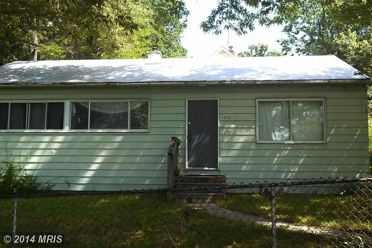 5418 Varnum St photo 1