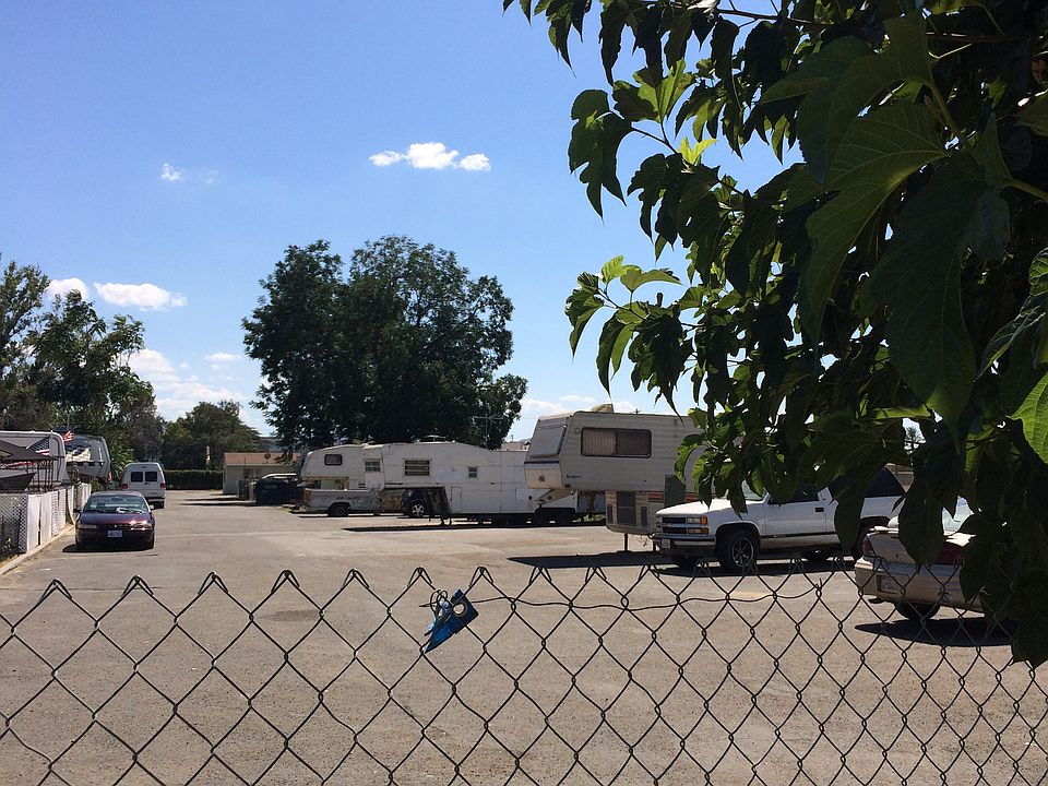 2nd image of 25070 3rd St Spc 14