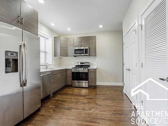 4th image of 2228 N Sawyer Ave APT 3