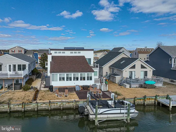 22 Harborview Dr, Berlin, MD 21811