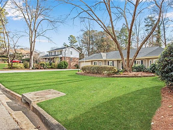 3rd image of 2635 Arldowne Dr