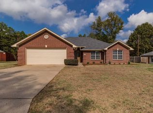1215 San Salvador Dr, Longview, TX 75602