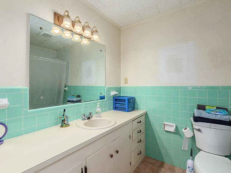 1105 Ada St — Photo 20