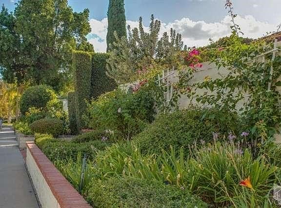 3rd image of 4441 Regents Ct