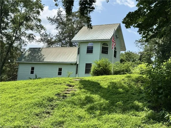 137 Old Rockford Rd, Dobson, NC 27017