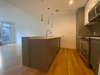 Rented by R New York