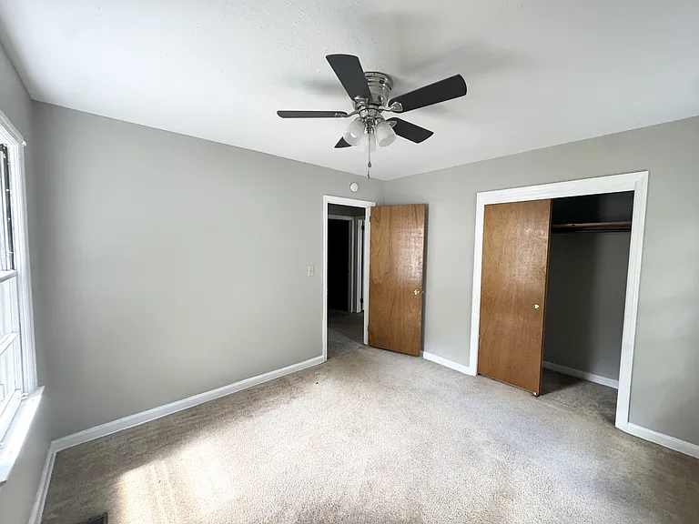 221 Shirley Dr — Photo 11