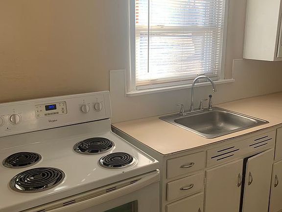 2nd image of 225 N Madison St #B0a8e3d03