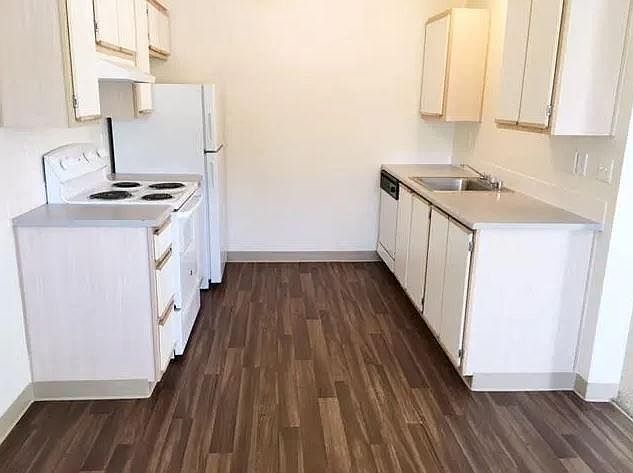 1st image of 701 43rd Ave SE APT L306