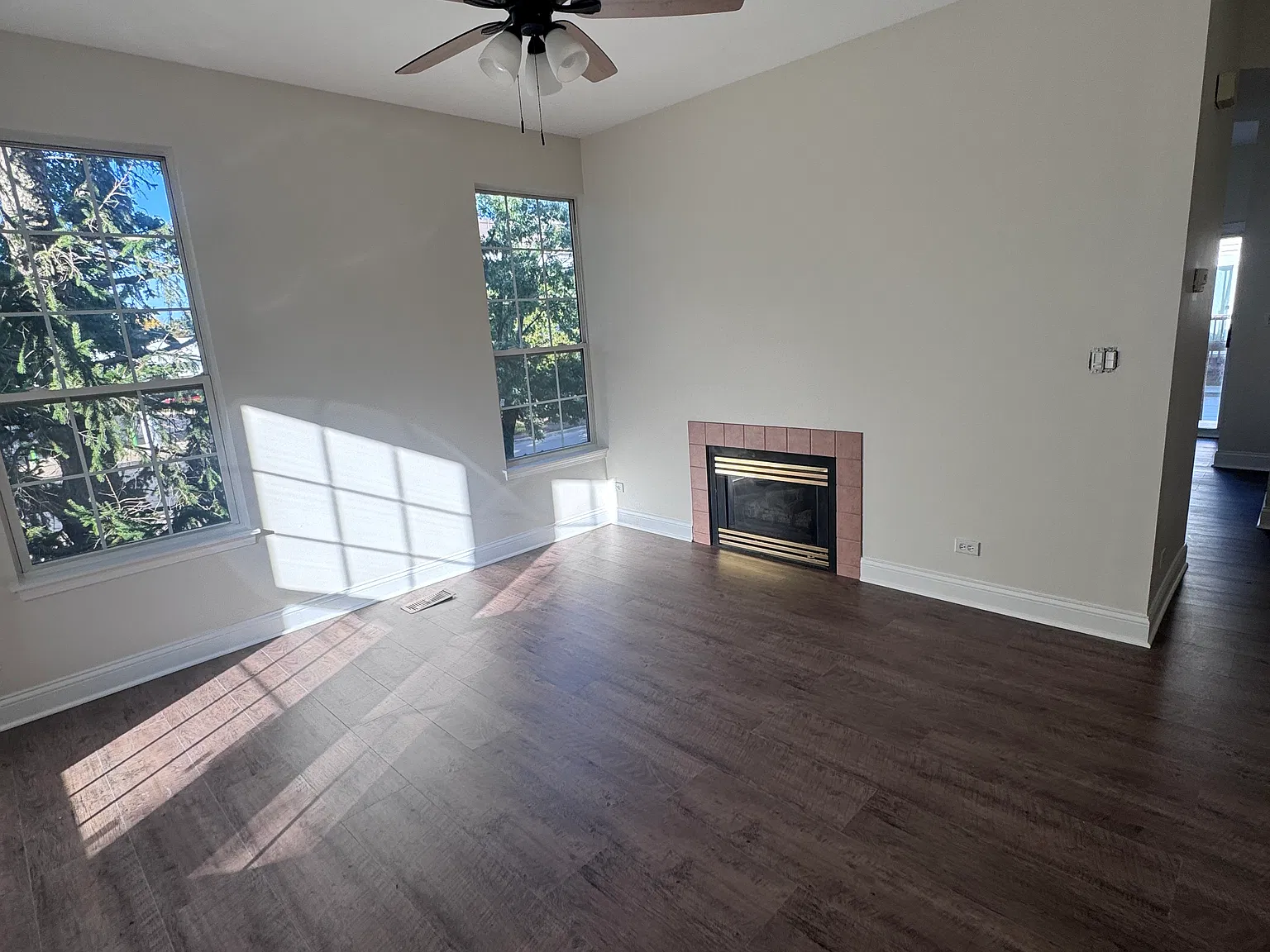 3 bed, 2.5 bath, 1480 sqft, $2,300 — Photo 3