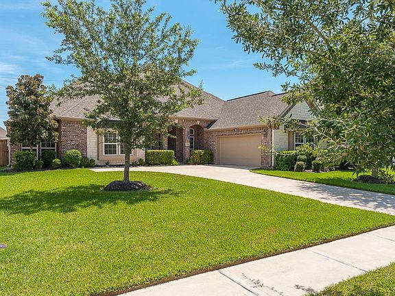 2nd image of 1316 Altavilla Ln