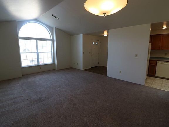 3rd image of 356 Glenn St