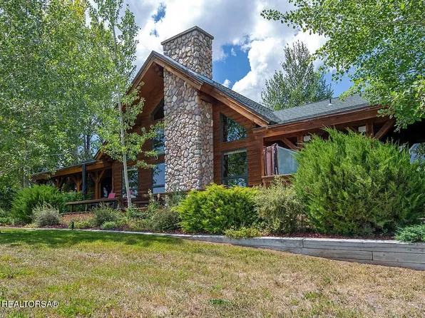 9270 Mountain View Dr, Tetonia, ID 83452