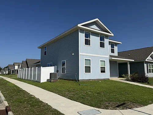 97 Staggerbush St Photo 1