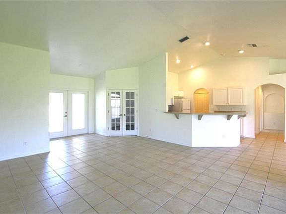5th image of 1489 Exchange Ave