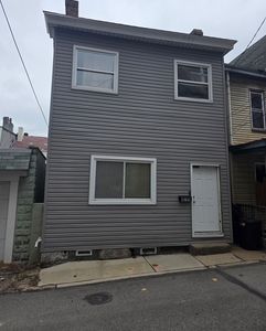 819 Proctor Way, Pittsburgh, PA, 15210