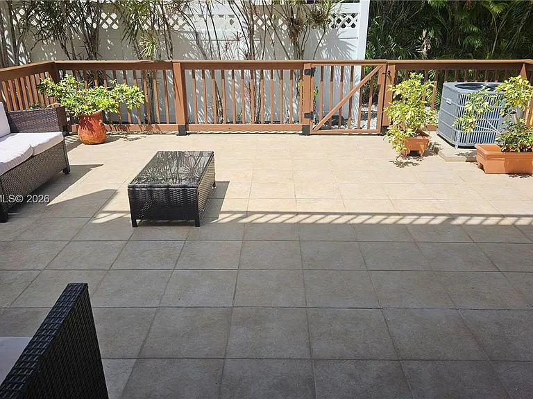 16446 NE 27th Pl #Townhouse 38 — Photo 18