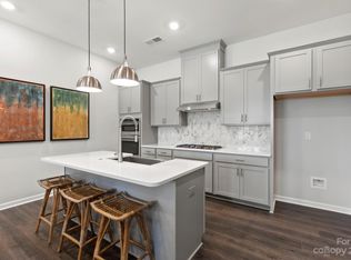 5819 Clear Creek Ln, Charlotte, NC 28215