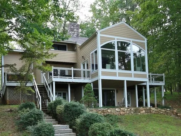 478 Anchor Dr, Moneta, VA 24121