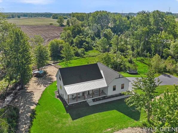 312 48th Ave, Zeeland, MI 49464