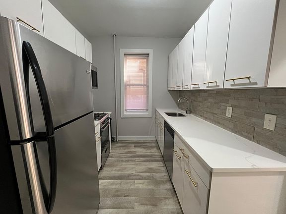 2nd image of 121 Roosevelt Ave #4E