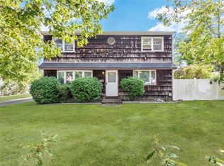 118 Stanley Dr, Centereach, NY 11720
