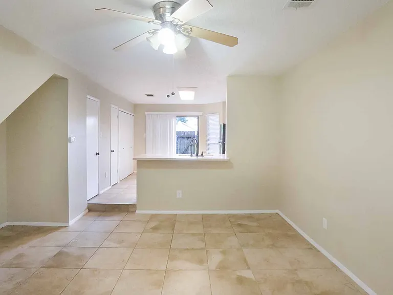 1411 Gracy Farms Ln #76 — Photo 4
