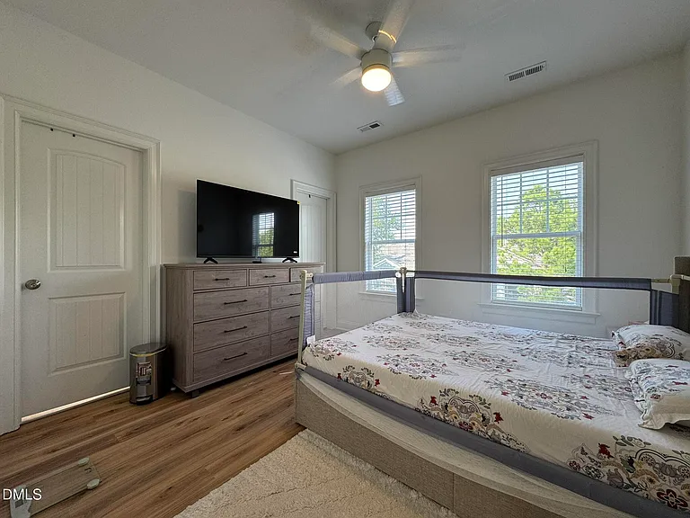 7750 Acc Blvd — Photo 14