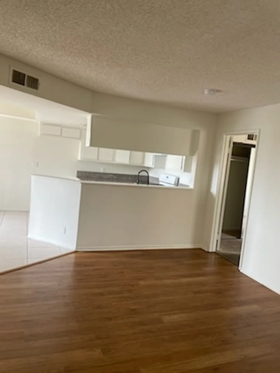 Building Photo - 061 - Orange Grove Apartments