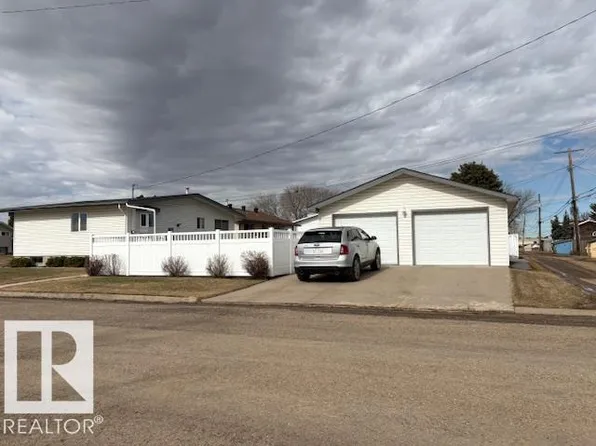 5302 48th Ave, Vegreville, AB T9C 1N1