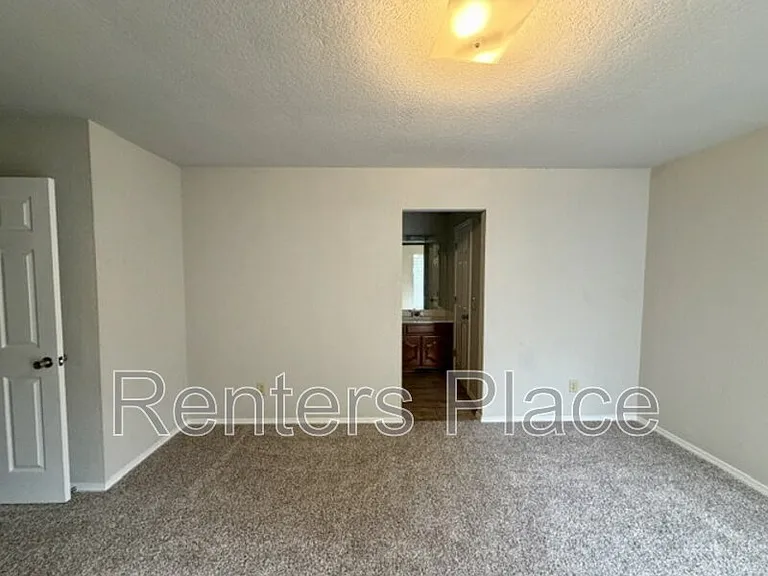 1548 E 74th St — Photo 15