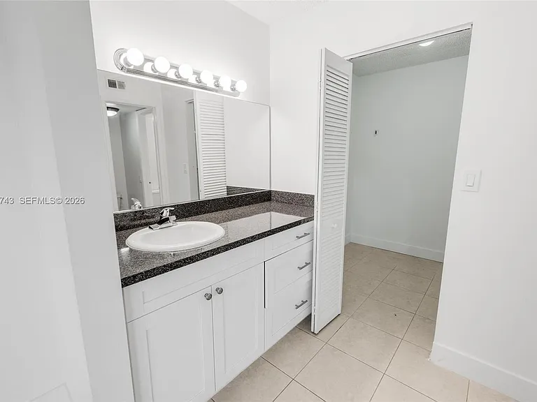 210 W Park Dr #2052 — Photo 18