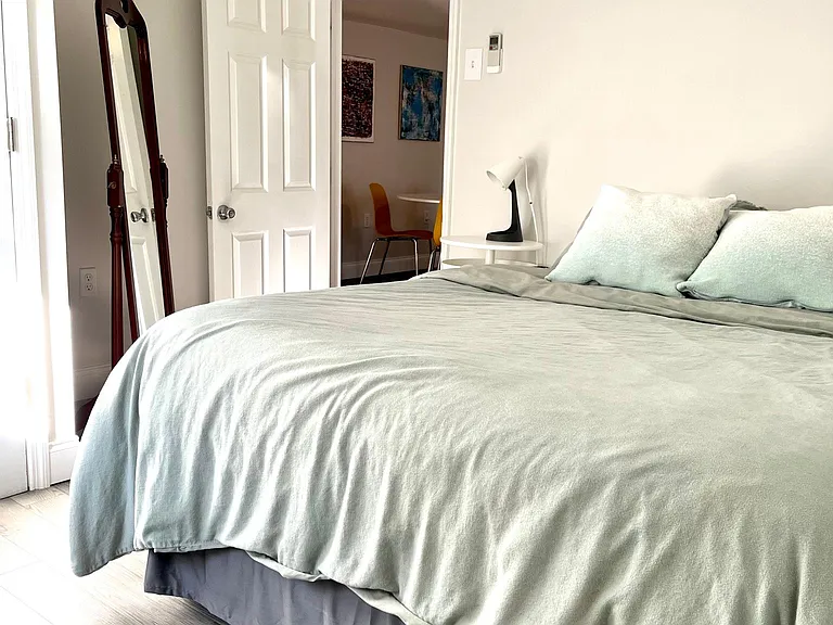 112 N Harvard Ave #1 — Photo 10