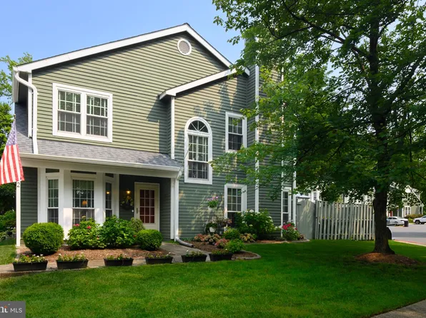 2 Leeward Ct, Annapolis, MD 21403