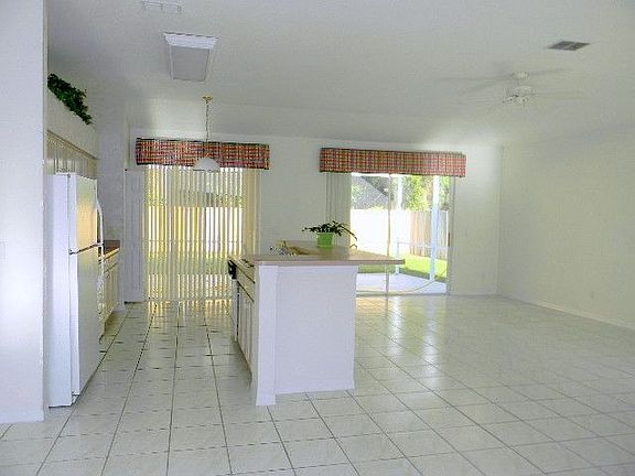 5th image of 3325 Michener Pl