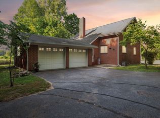 1977 Ives Rd, Leslie, MI 49251